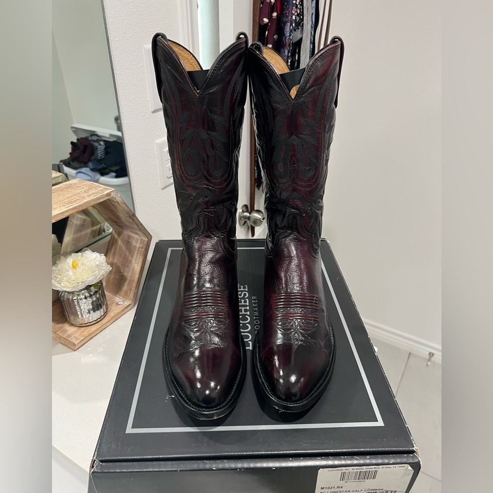 Lucchese black cherry calf skin boots SZ 12EE
